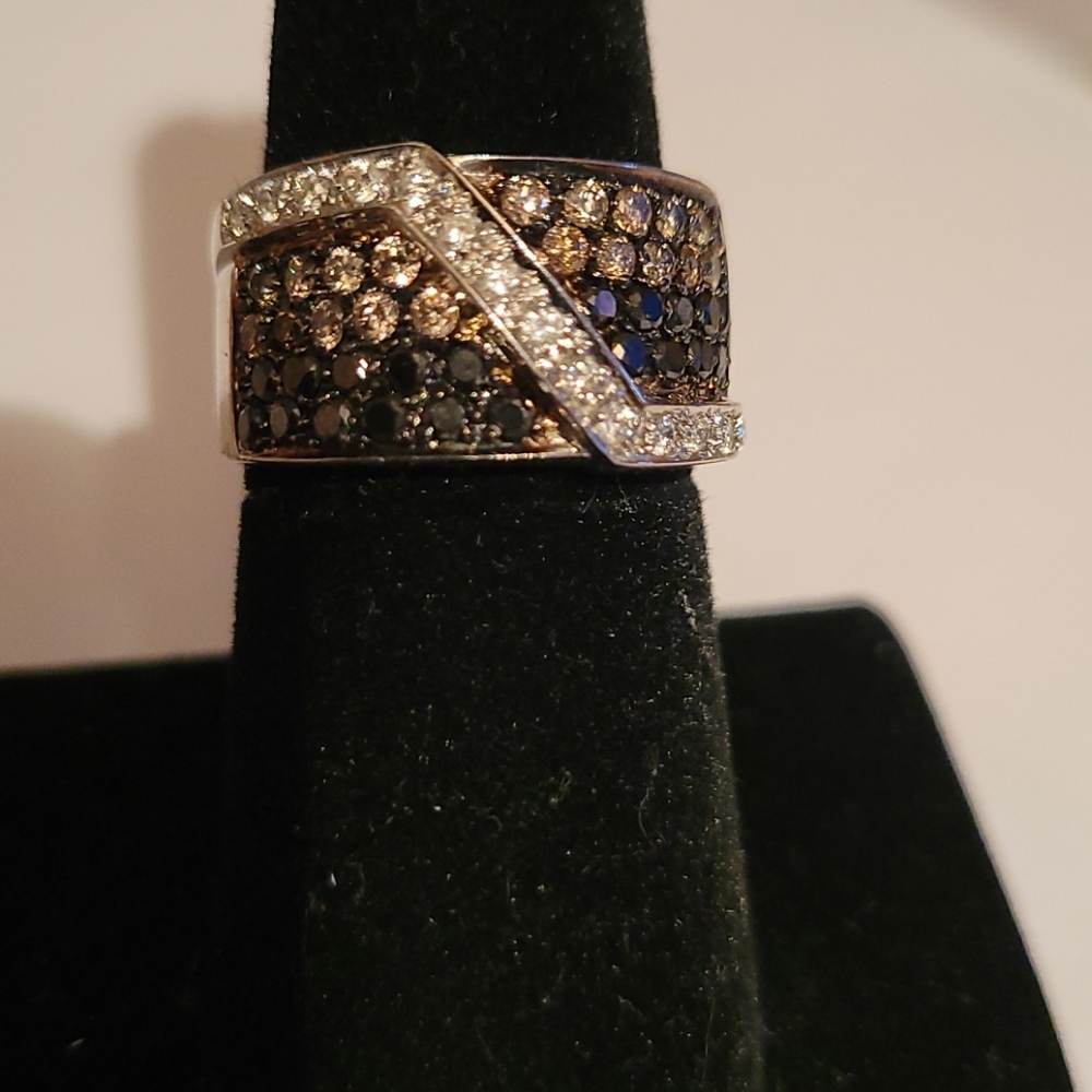 Multicolor white gold Diamond Ring